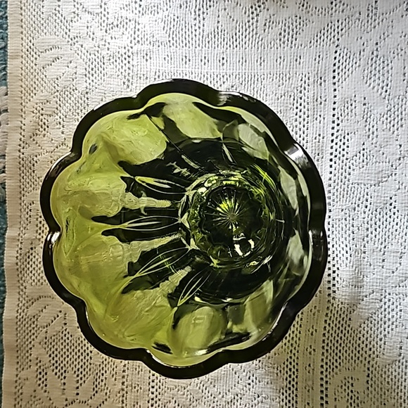 Vintage Avocado Green Footed Glass Vase - Picture 6 of 7